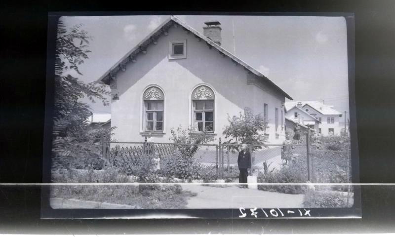 Украина  Днепропетровск  Жилой поселок строителей Горстройпроект  1949 1951 гг  Общий вид одного из домов 1
