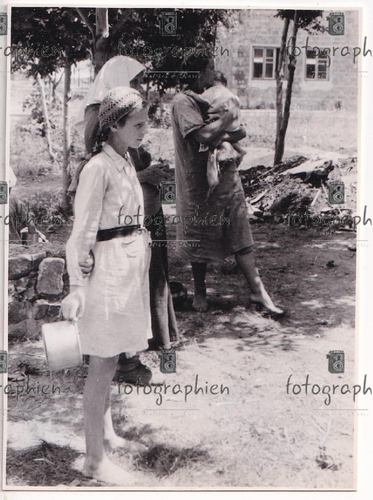 orginal Foto 2  Weltkrieg Ukraine Dnipropetrowsk Bevölkerung Kinder 1942 4