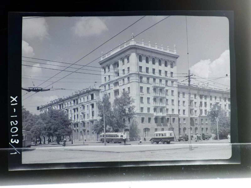 г  Днепропетровск  Жилой дом на углу пр  Карла Маркса и ул  Горького  1952г  Щербаков  Общий вид 2